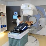 Bestralen bij longkanker even effectief als opereren