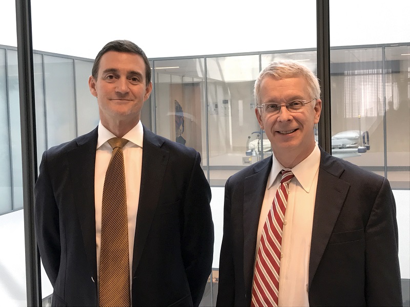 Cardioloog dr. Tim Simmers (links) en prof. dr. Hugh Calkins.