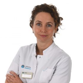 Munnik de, E.S. (Suzanne)