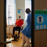 ‘Het is fijn om vertrouwde gezichten aan je bed te hebben’