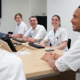 Hoe één overleg sneller de juiste zorg aan vrouwen met endometriose geeft én topklinische erkenning oplevert